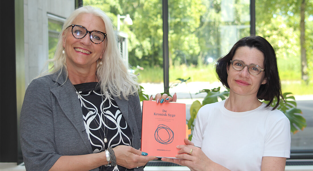 Lotte Stig Nørgaard og Lourdes Cantarero Arevalo med bogen